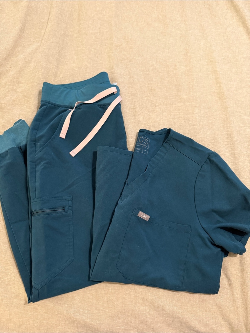 Figs Women’s Scrub Set